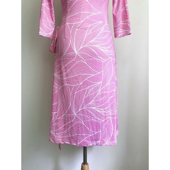 New PattyBoutik Faux Wrap Dress Womens Size S Pink Leaf Geometric Surplice Tie - Picture 7 of 11